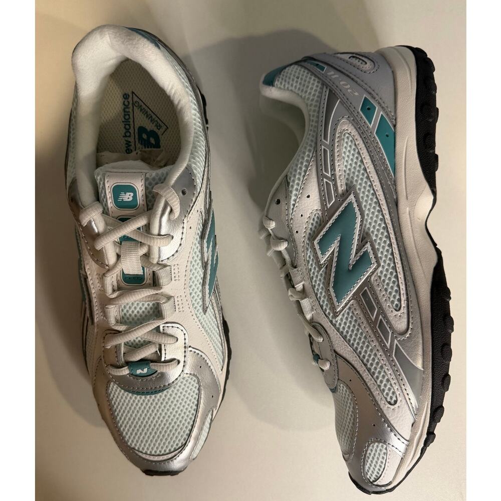 NIB New Balance 204L Sneakers - Women's Size 9.5 - Picture 2 of 7